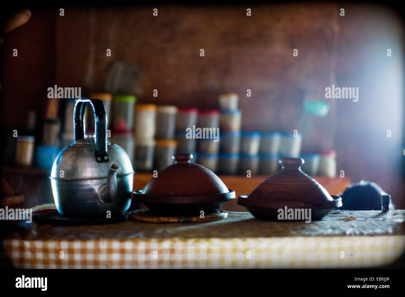 Olla de barro eléctrica fotografías e imágenes de alta resolución - Alamy