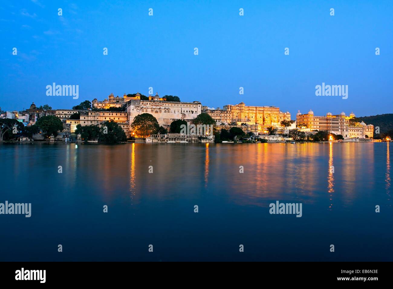 View of the city with the City Palace on the right  Lake Pichola  Udaipur  Rajasthan  India. Stock Photo
