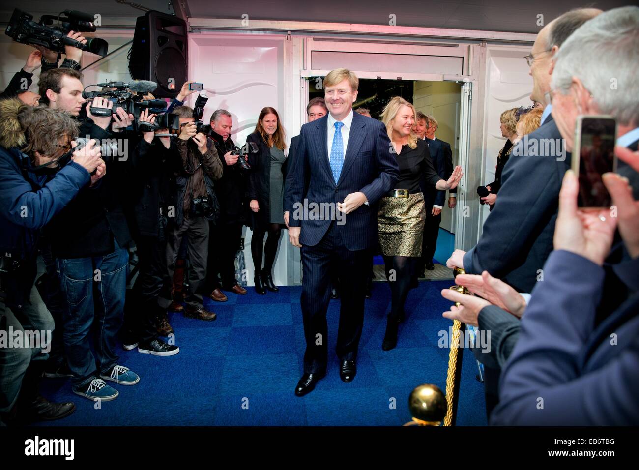 King Willem-Alexander of The Netherlands opens the Blue Energy pilot plant in Breezanddijk on the Afsluitdijk, The Netherlands, 26 November. Blue Energy is a joint development by REDstack, FUKIUfilm and Wetsus, is the 1st installation where energy of salt and fresh water is tested. Photo: Patrick van Katwijk NO WIRE SERVICE Stock Photo