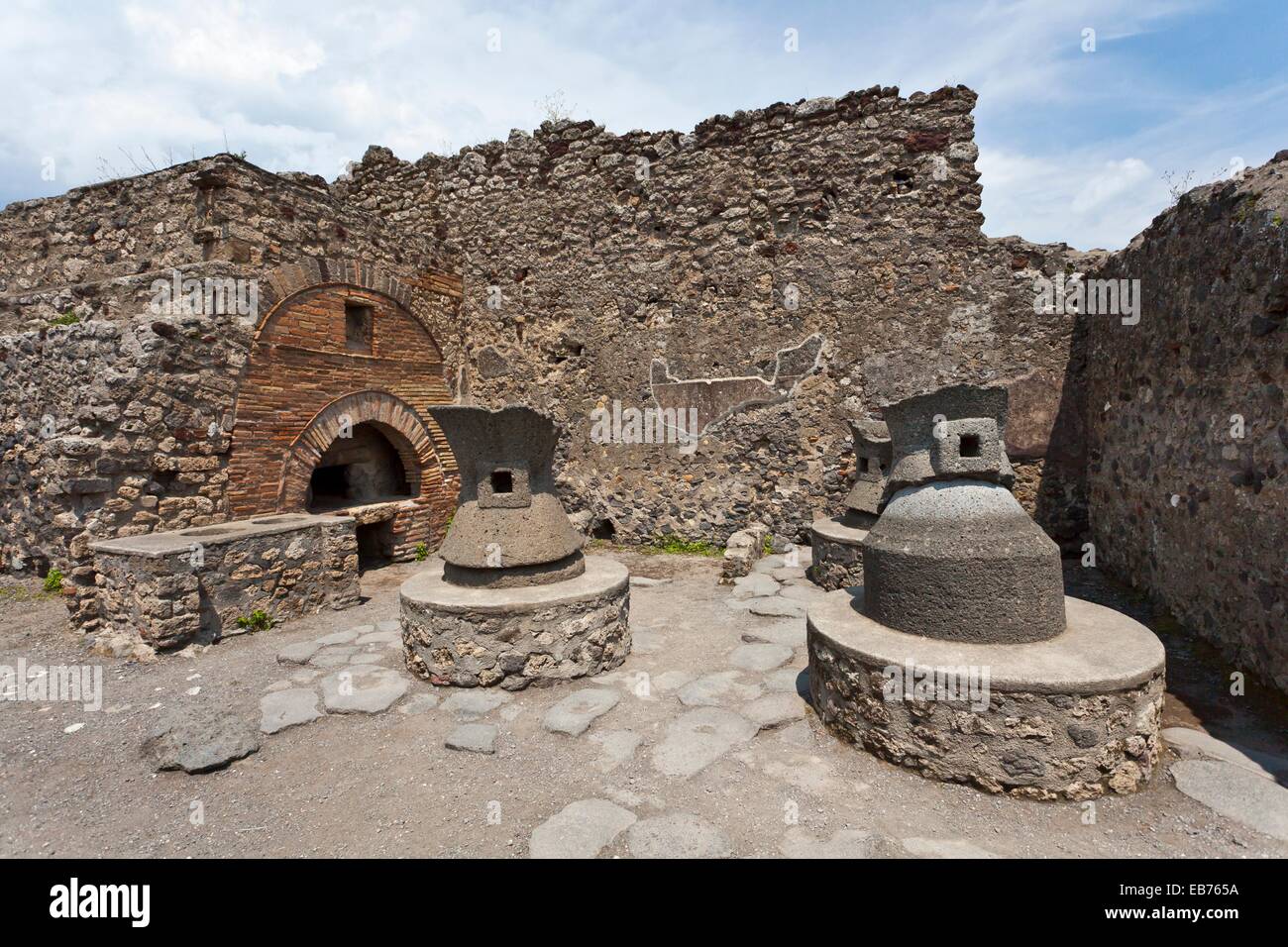 Pompeii Bakery Hi res Stock Photography And Images Alamy pompeii-bakery-hi-res-stock-photography-and-images-alamy