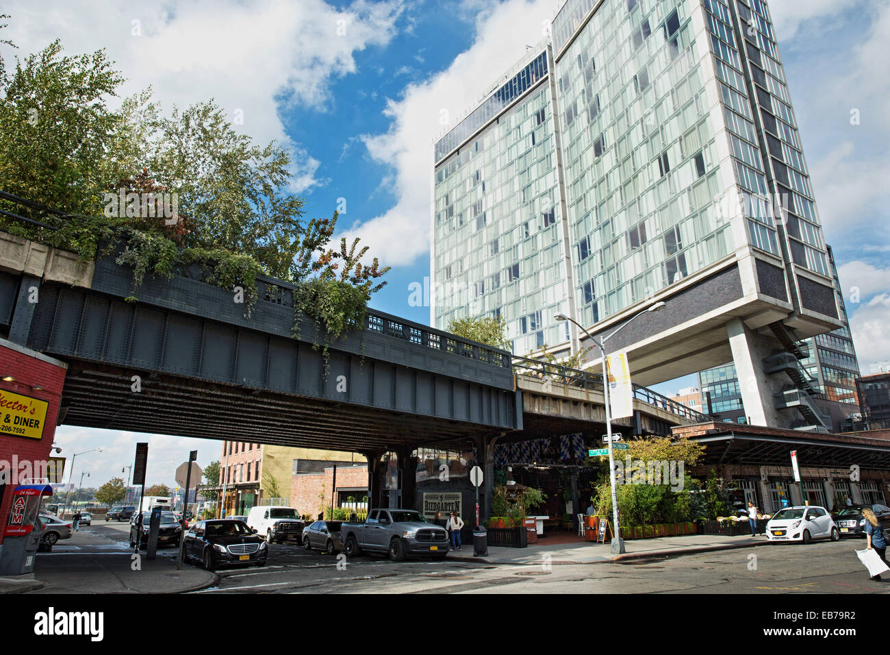 High line park new york city 2014 hi-res stock photography and images ...