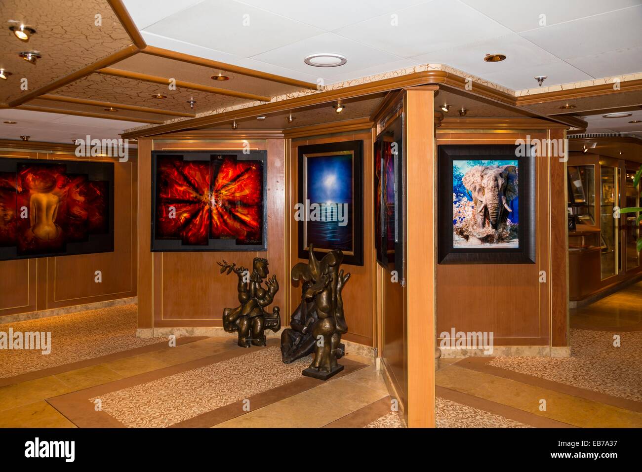 The crown princess cruise liner hi-res stock photography and images - Alamy