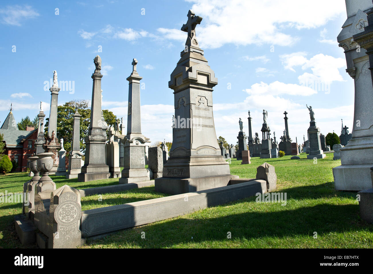Calvary cemetery and mausoleum hires stock photography and images Alamy