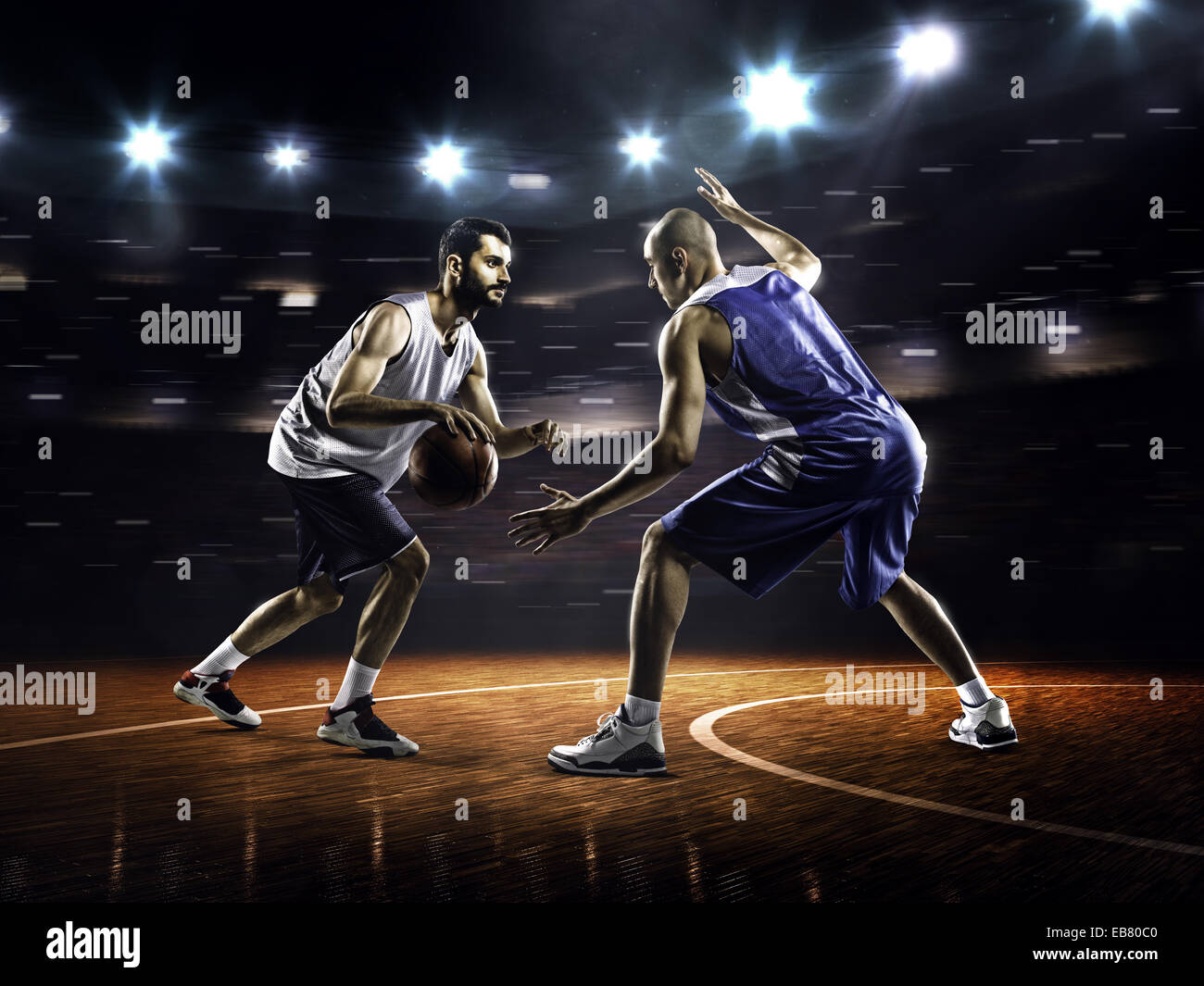 Two basketball players hi-res stock photography and images - Alamy