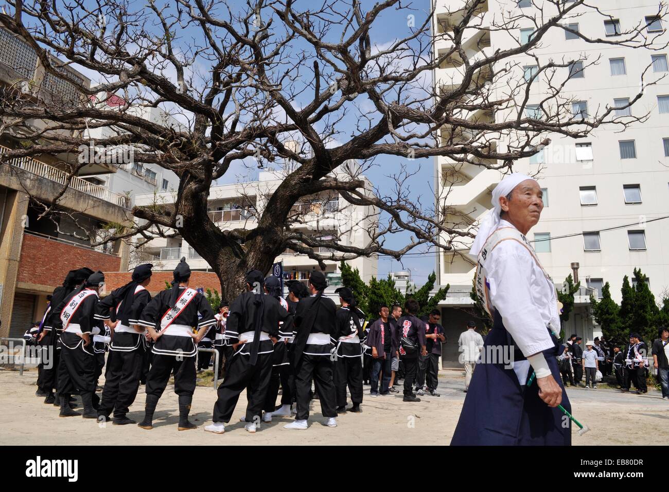 Okinawan Man Okinawa Japan Stock Photos & Okinawan Man Okinawa Japan ...