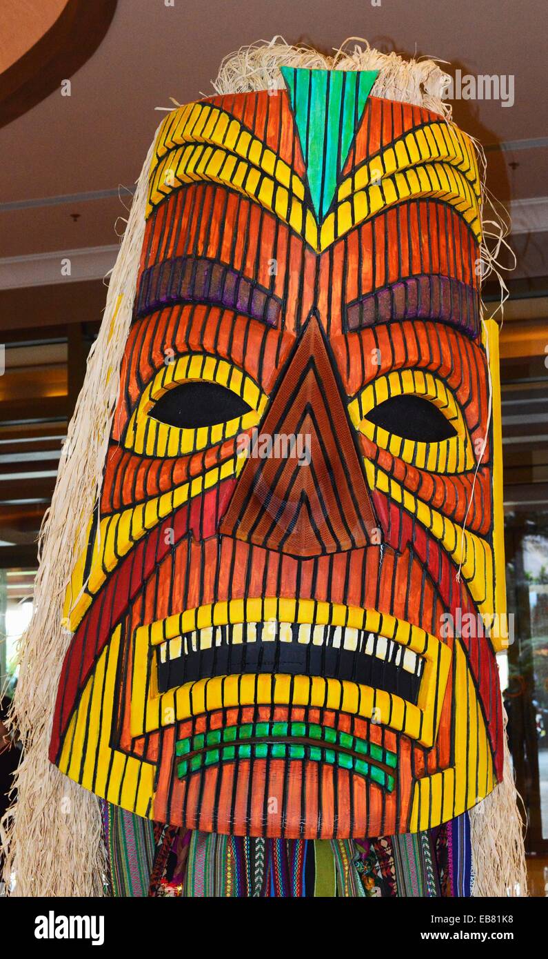 A traditional Tahitian dancing mask / character Stock Photo Alamy