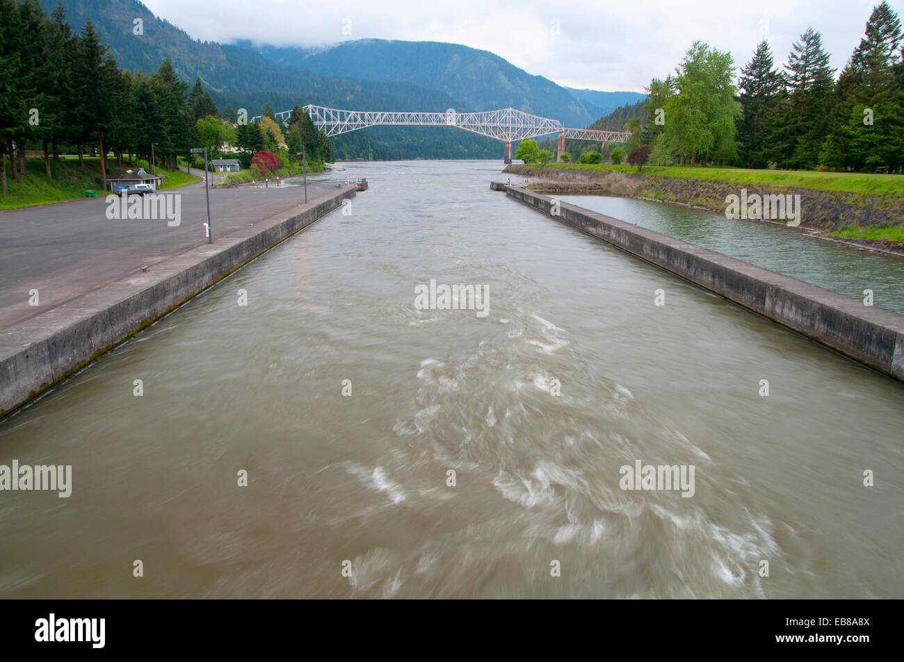 Lock channel, Cascade Locks Marine Park, Cascade Locks, Columbia River