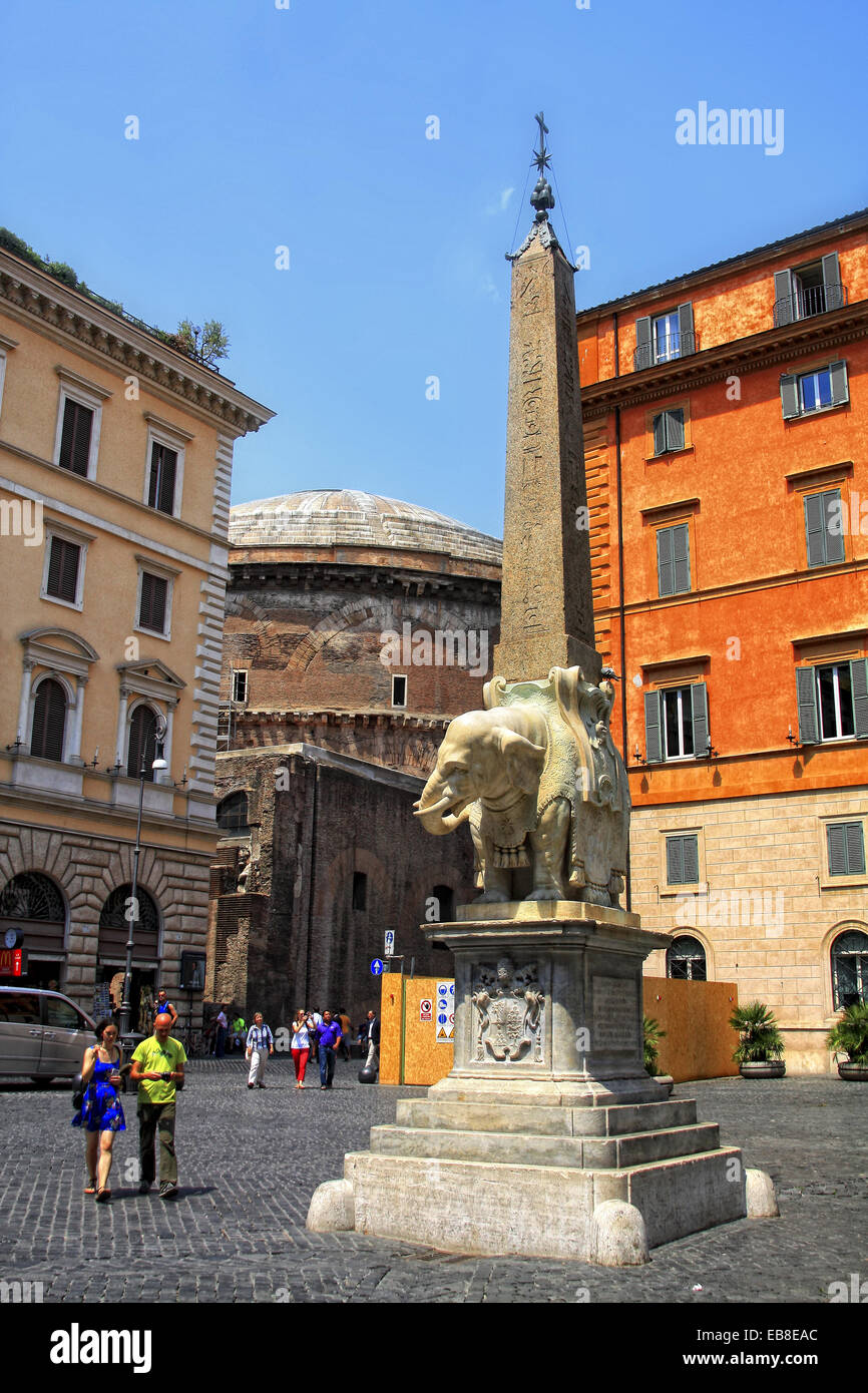 Piazza della Minerva with Bernini´s elephant statue and Pantheon, Rome