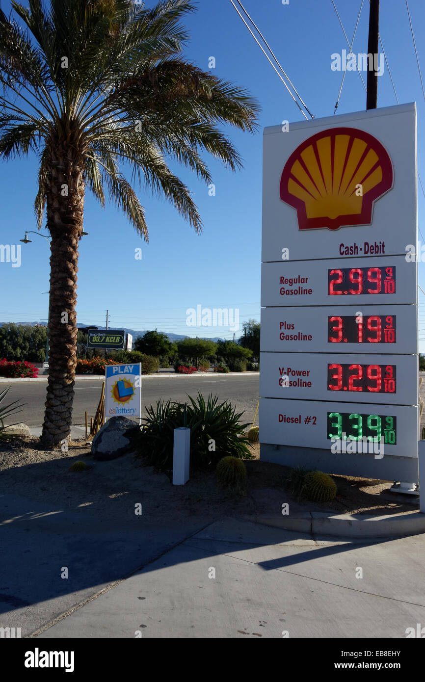 Indio, California USA - 27th November, 2014 Gasoline prices continue to fall. Stock Photo