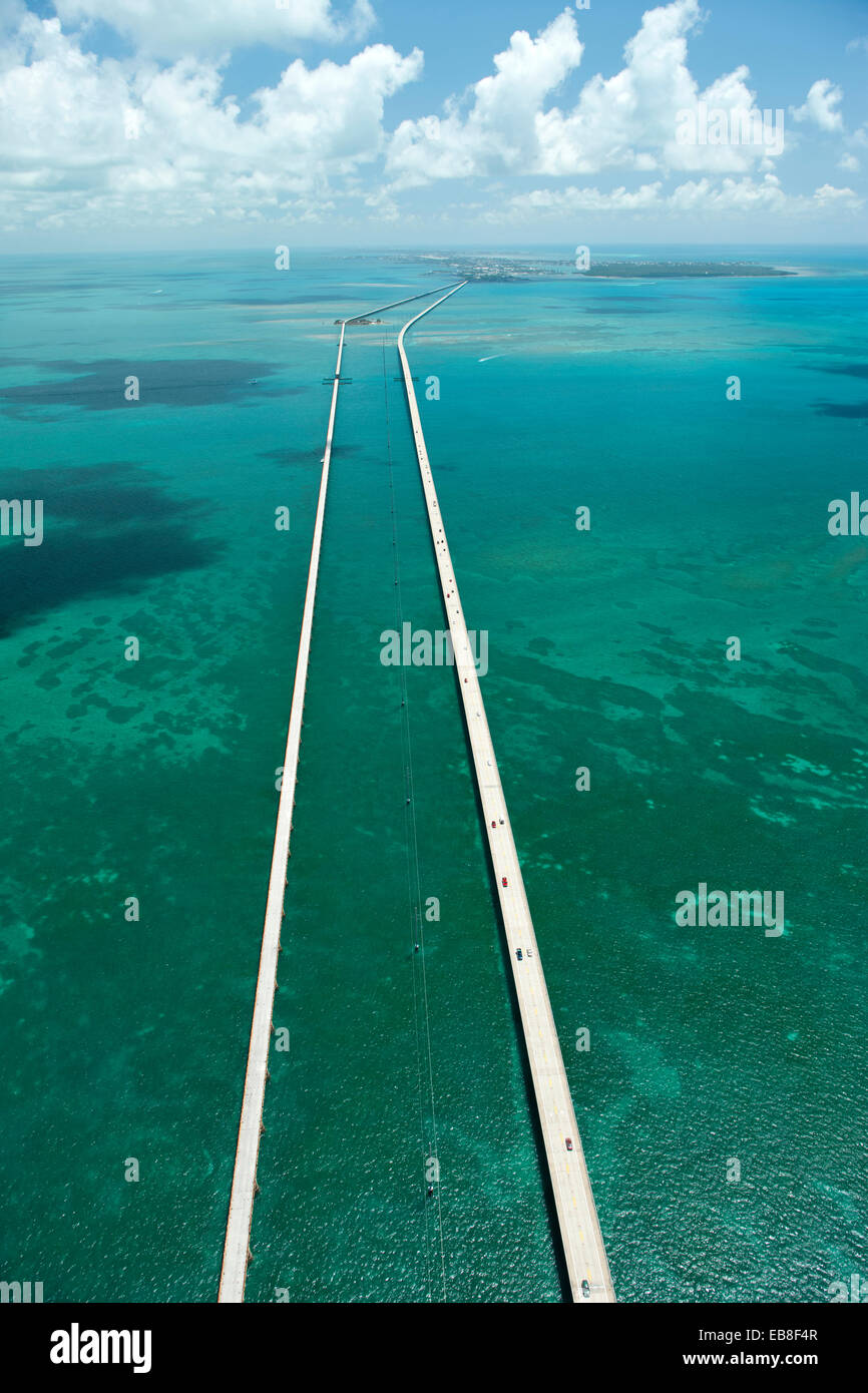 https://c8.alamy.com/comp/EB8F4R/seven-mile-bridge-monroe-county-florida-usa-EB8F4R.jpg