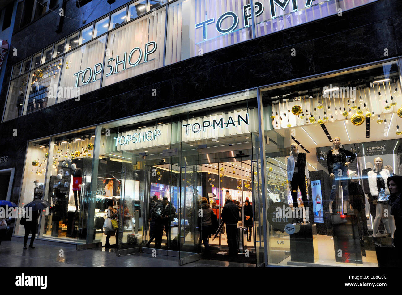 Manhattan New York USA November 2014 - The recently opened Topshop and  Topman store in Fifth Avenue Stock Photo - Alamy