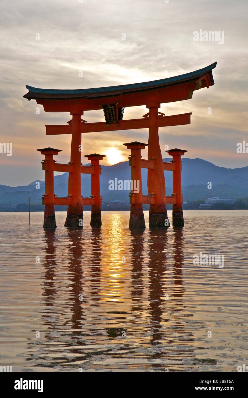 Itsukushima Shinto Shrine On The Island Of Miyajima Japan Stock Photo Alamy