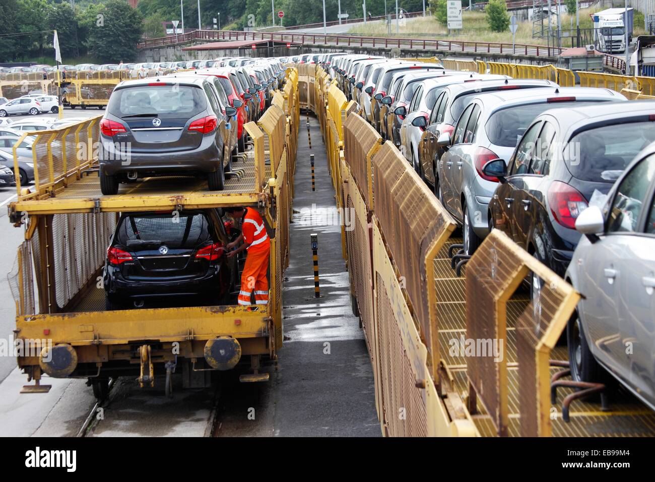 Car Transport by rail, transportation of cars and light commercial vehicles, Pasajes Port