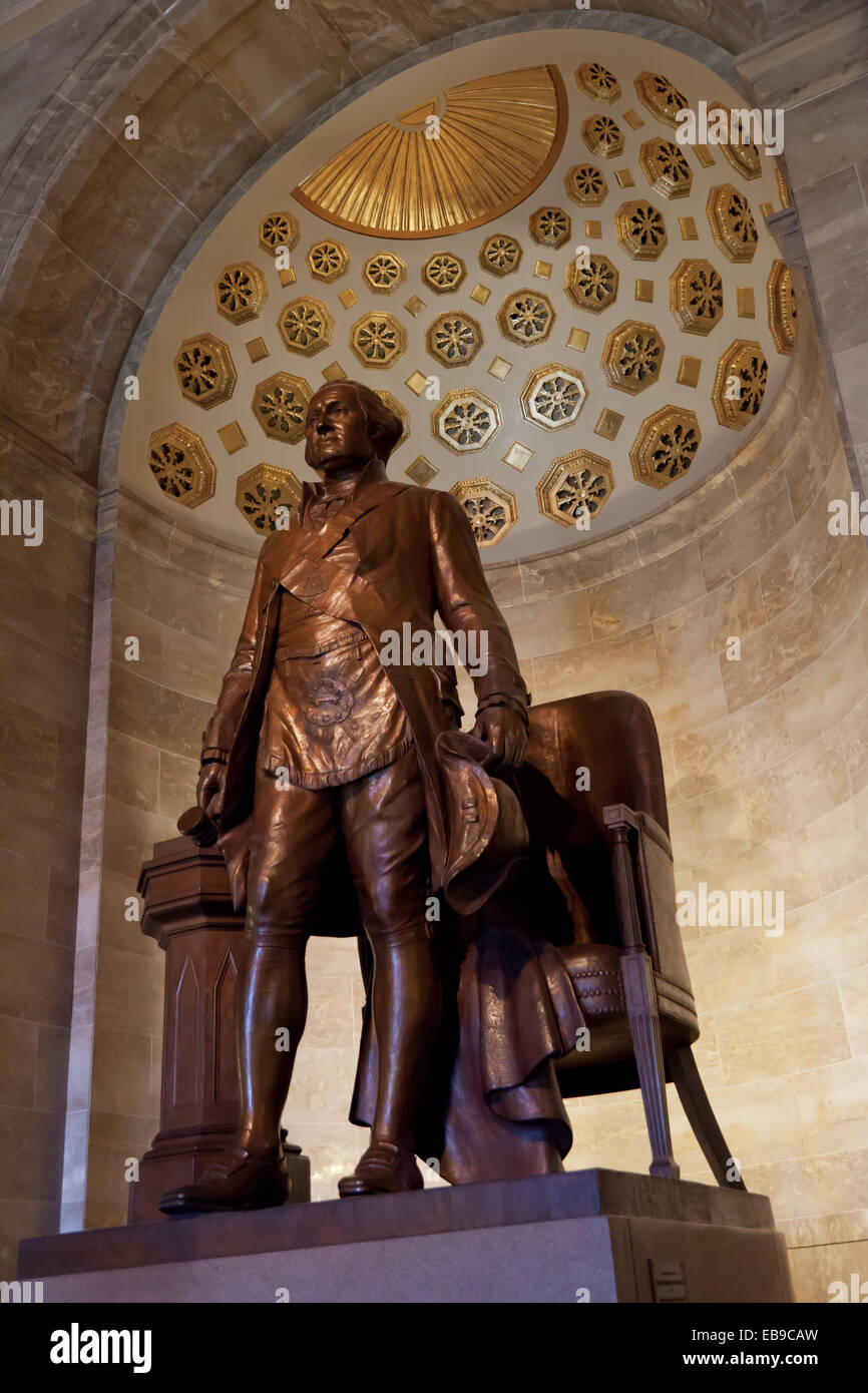 The statue of Washington at the Washington Masonic National Memorial in Alexandria