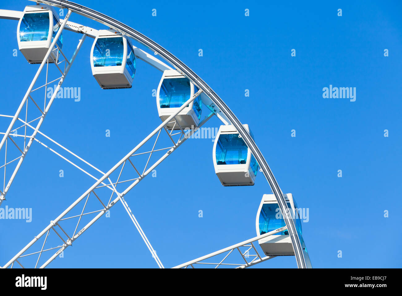 All glass cabins ferris wheel hi-res stock photography and images - Alamy