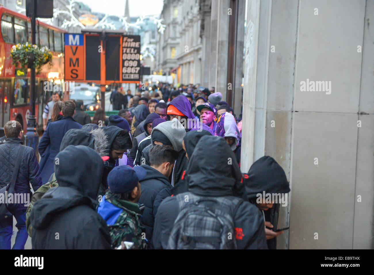 Waiting queue black friday High Resolution Stock Photography and Images -  Alamy