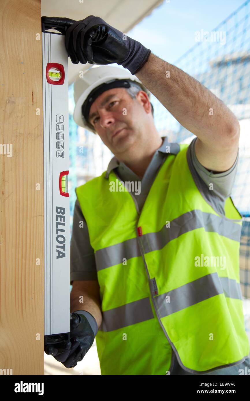 Level, Hand Tools for construction, Worker, Housing construction