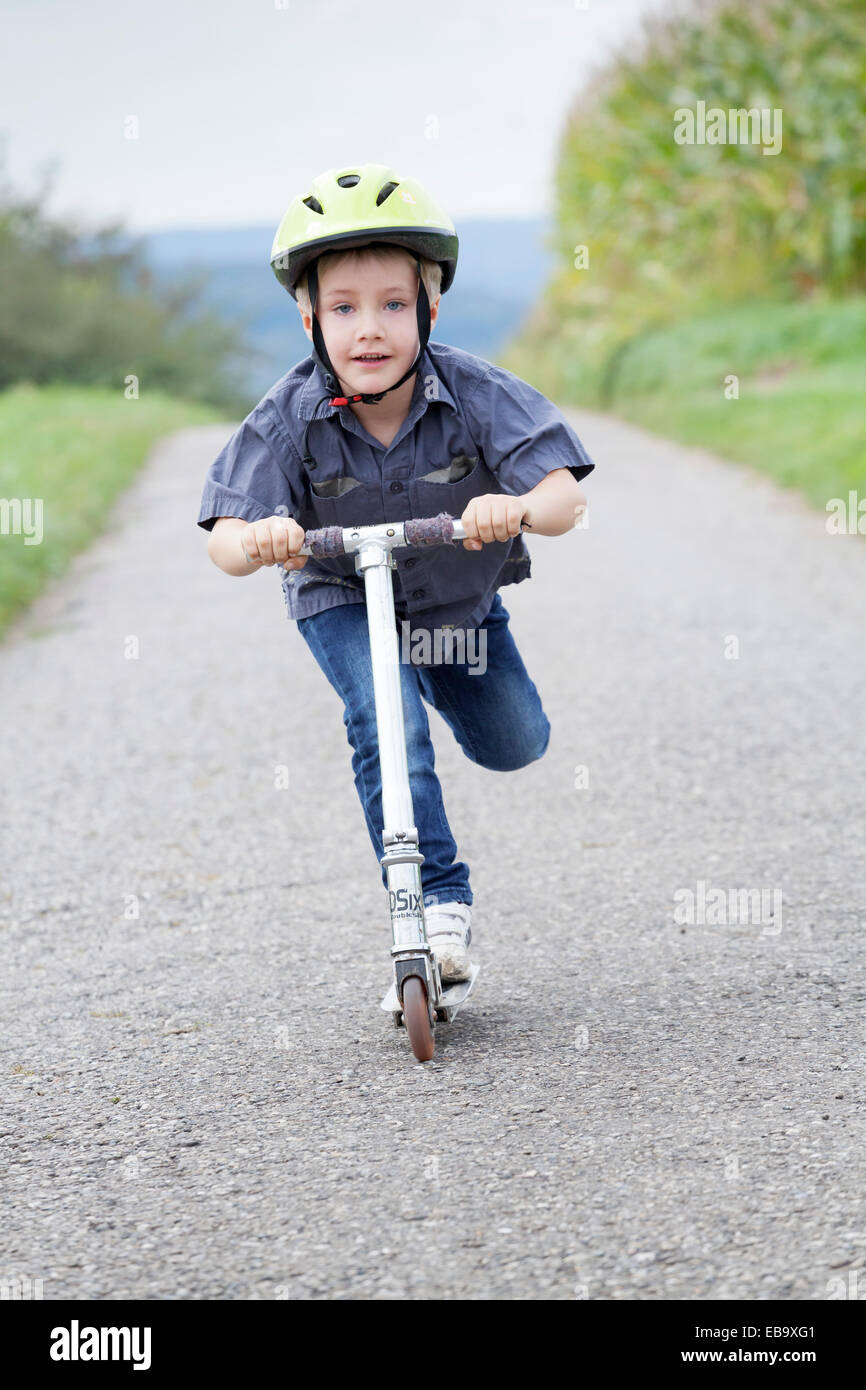 Helmet for best sale kick scooter