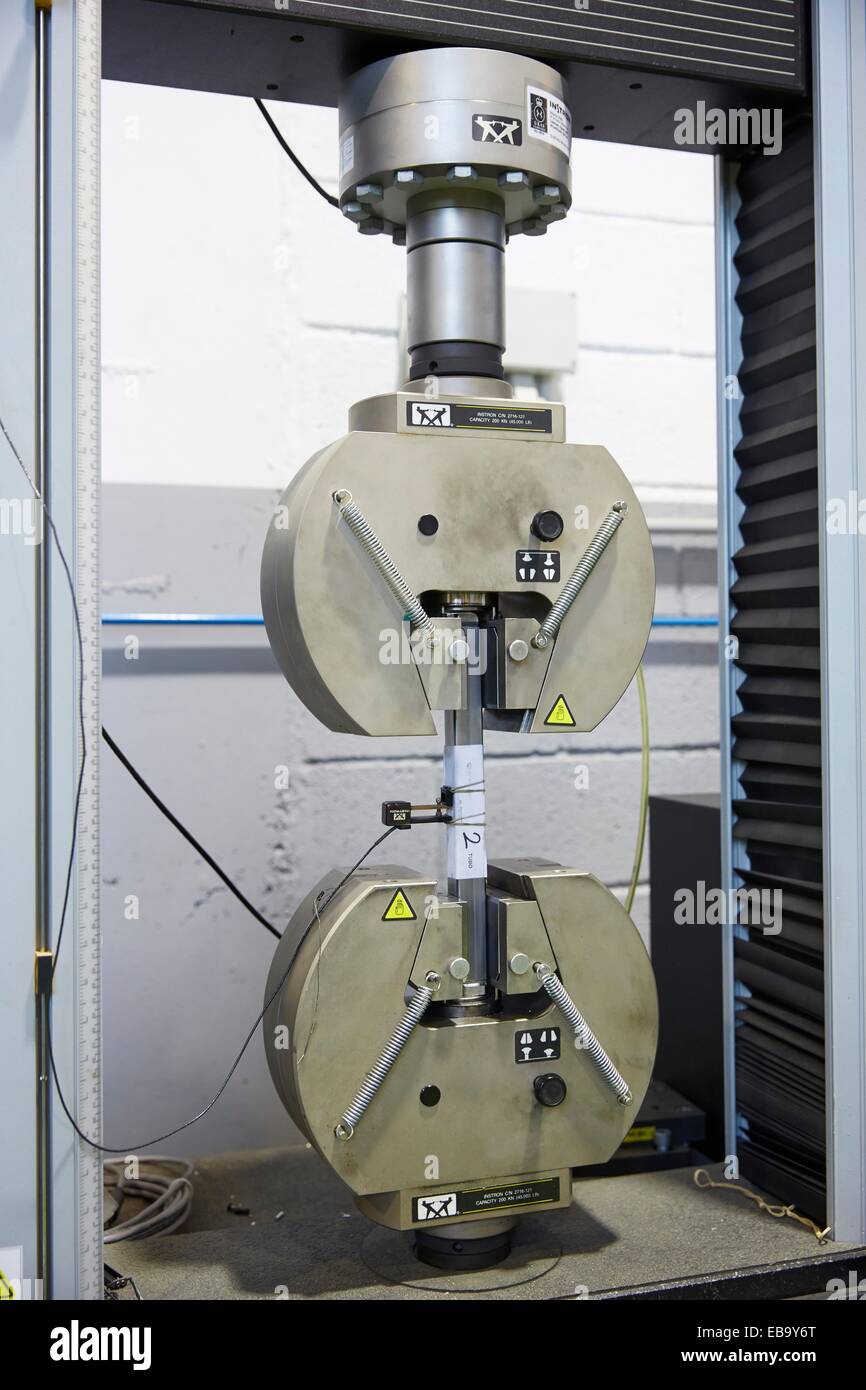 Traction test. Mechanical Testing Laboratory. Technological Services to Industry. Tecnalia