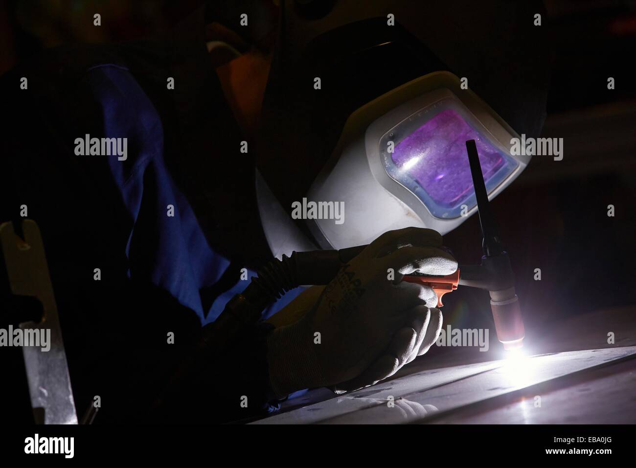 Welding of joints hires stock photography and images Alamy
