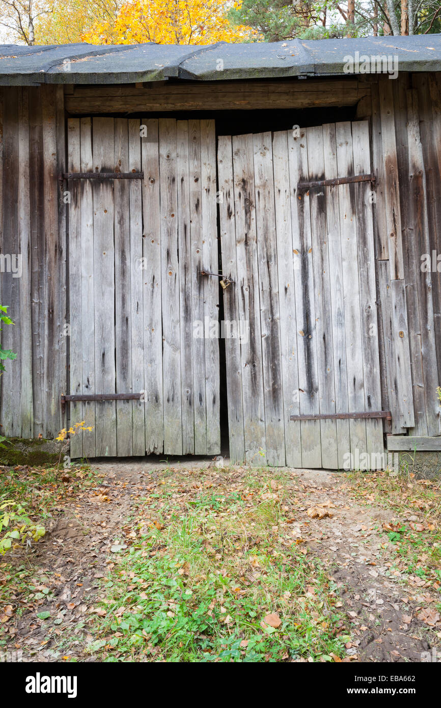Old locked wooden barn door Stock Photo Alamy