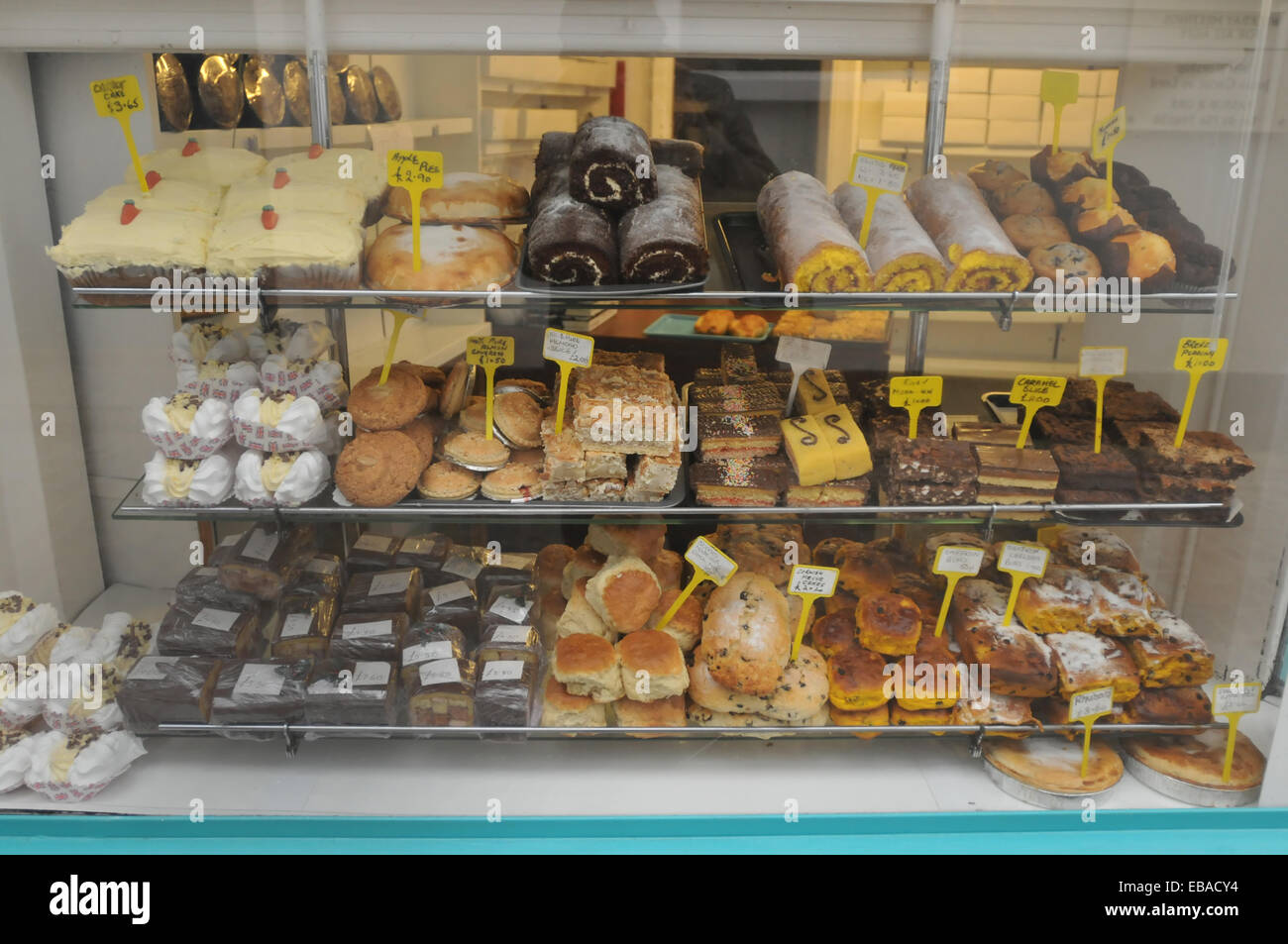 Bakers shop window hires stock photography and images Alamy