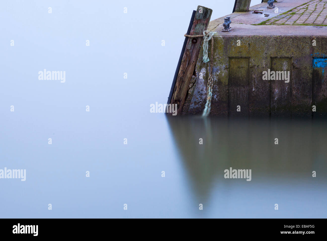 Wharf structure hi-res stock photography and images - Alamy