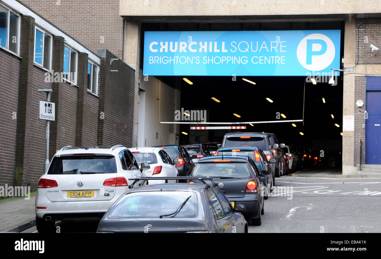 Car park queues hi-res stock photography and images - Alamy