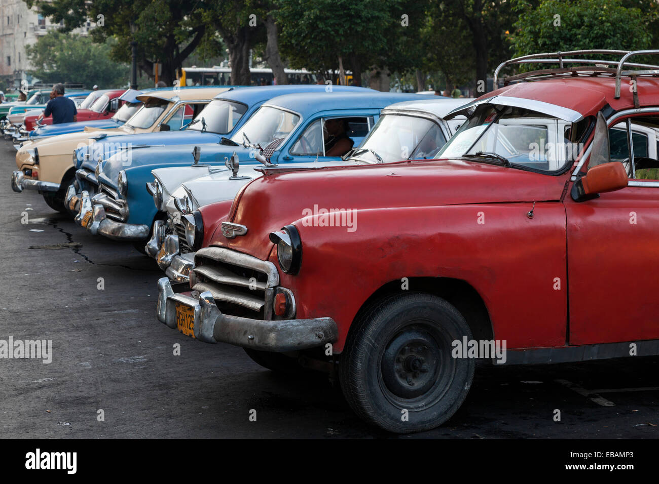 Vintage cars, Parque de la Fraternidad Americana, Havana, Cuba Stock Photo