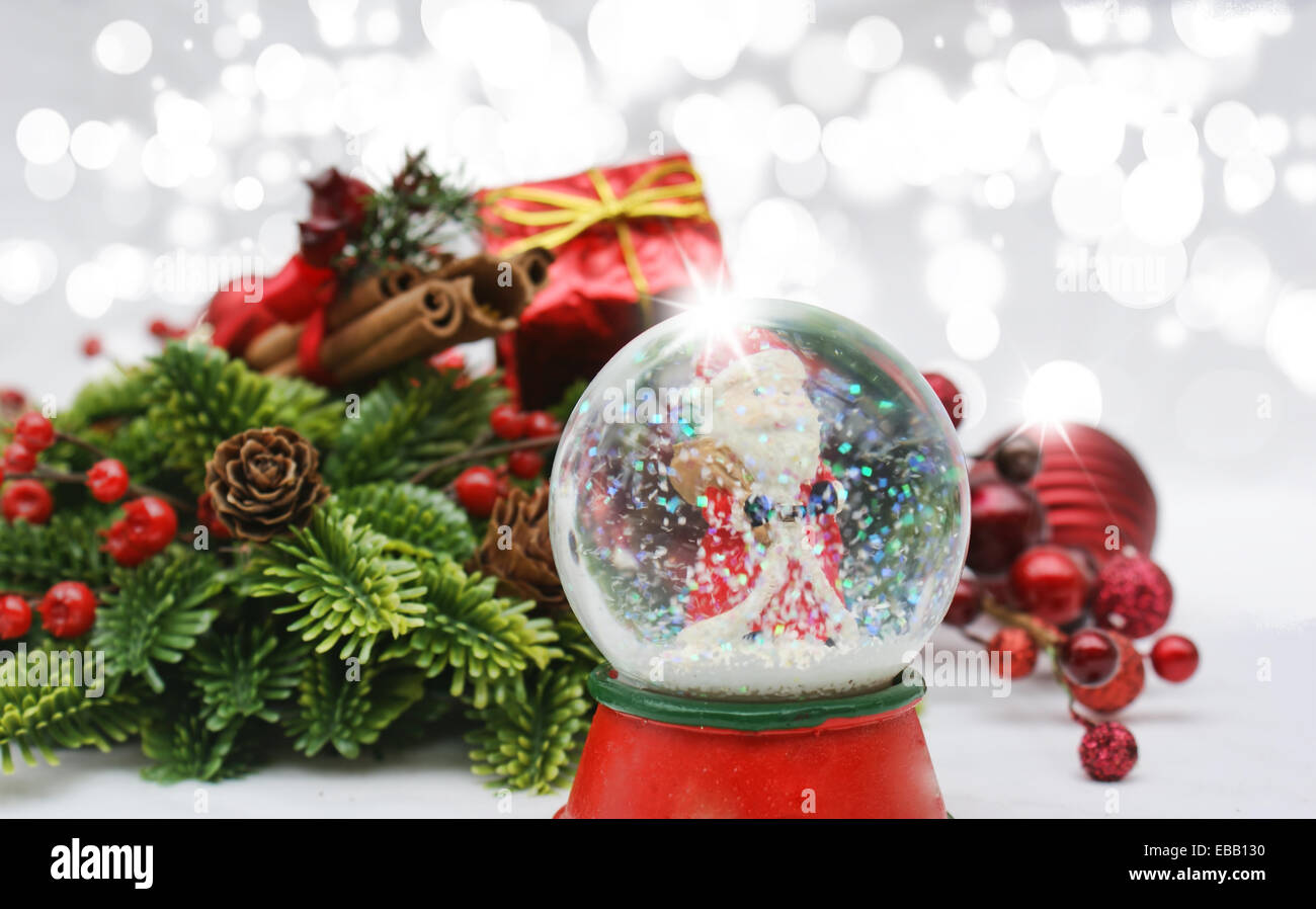 Father christmas snow globe hi-res stock photography and images - Alamy