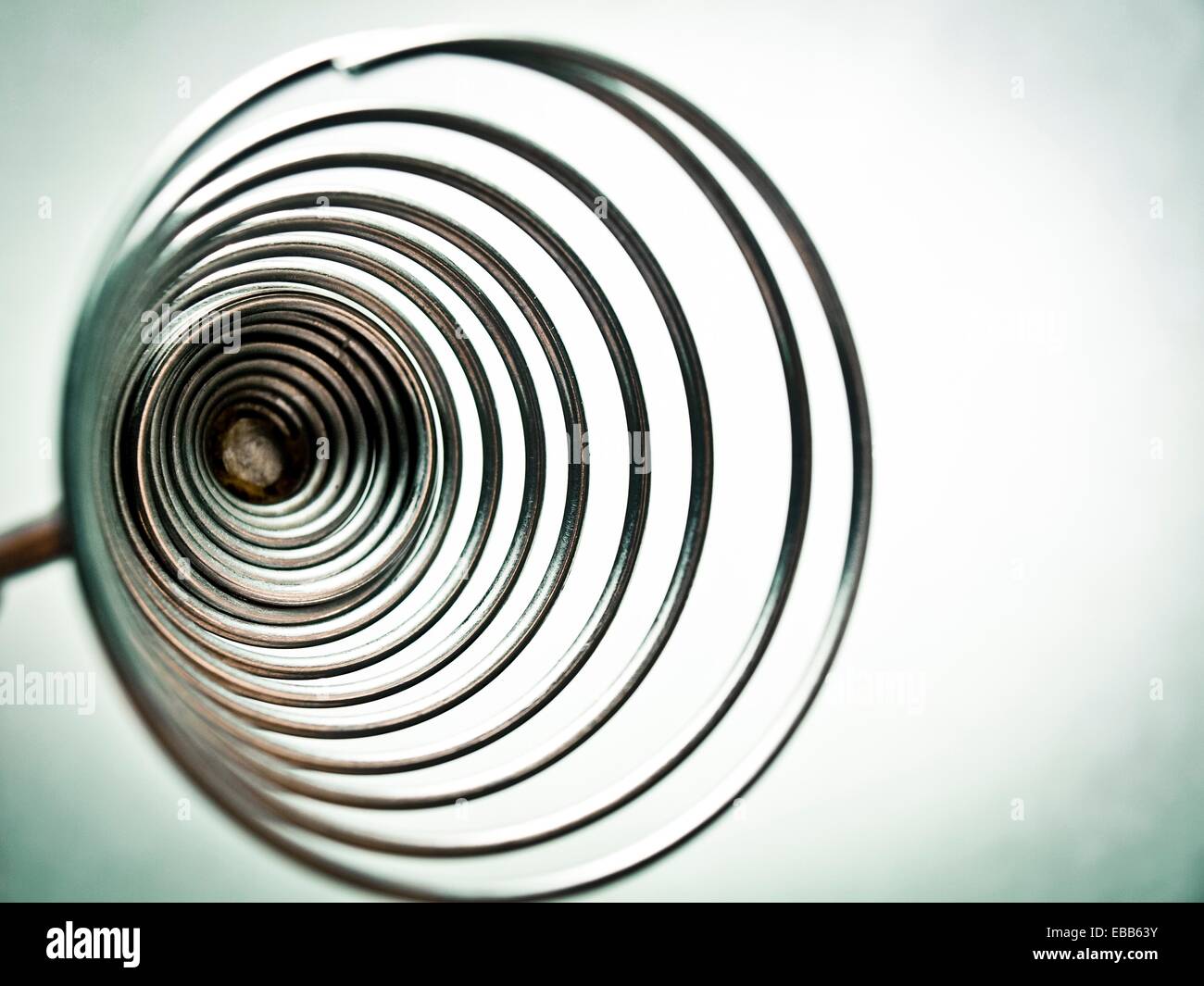 https://c8.alamy.com/comp/EBB63Y/metal-spiral-whisk-detail-EBB63Y.jpg