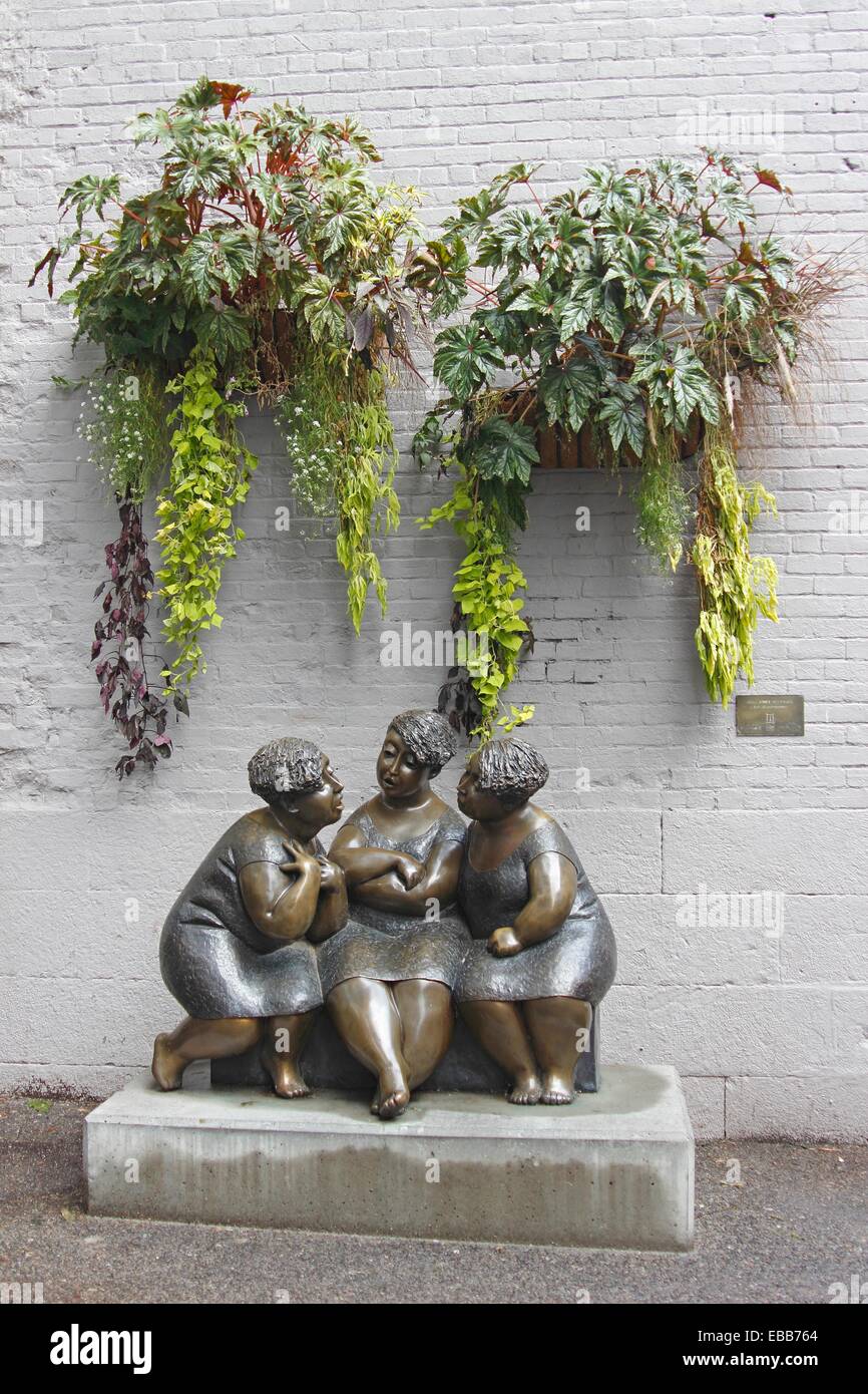 Montreal Canada art sculpture ´´Les Chuchoteuses´´ by Rose Aimee Belanger  Old Town section Montreal Stock Photo - Alamy