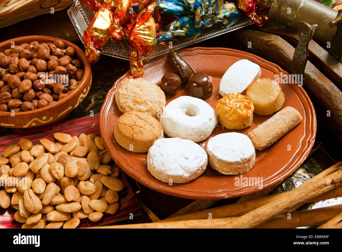 Traditional Spanish Christmas Sweets Roscos Mantecados Polvorones Stock Photo Alamy