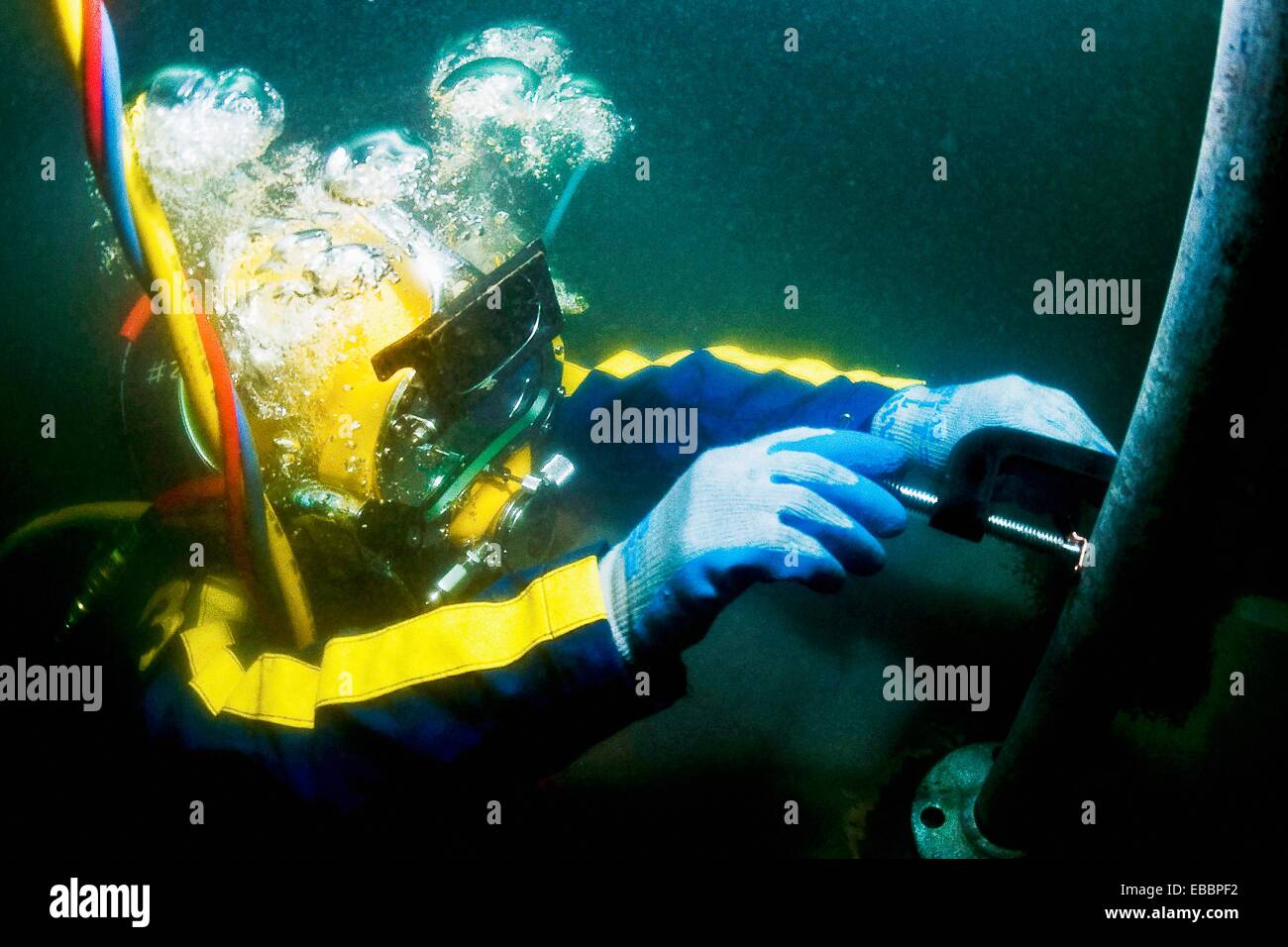 100715-N-1134L-028 VERACRUZ, Mexico July 15, 2010 Navy Diver 2nd Class Jason Hatch, assigned to Company 2-6 of Mobile Diving Stock Photo