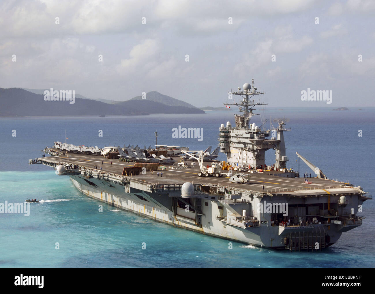 Atlantic Ocean (April 14, 2006) The Nimitzclass aircraft carrier USS