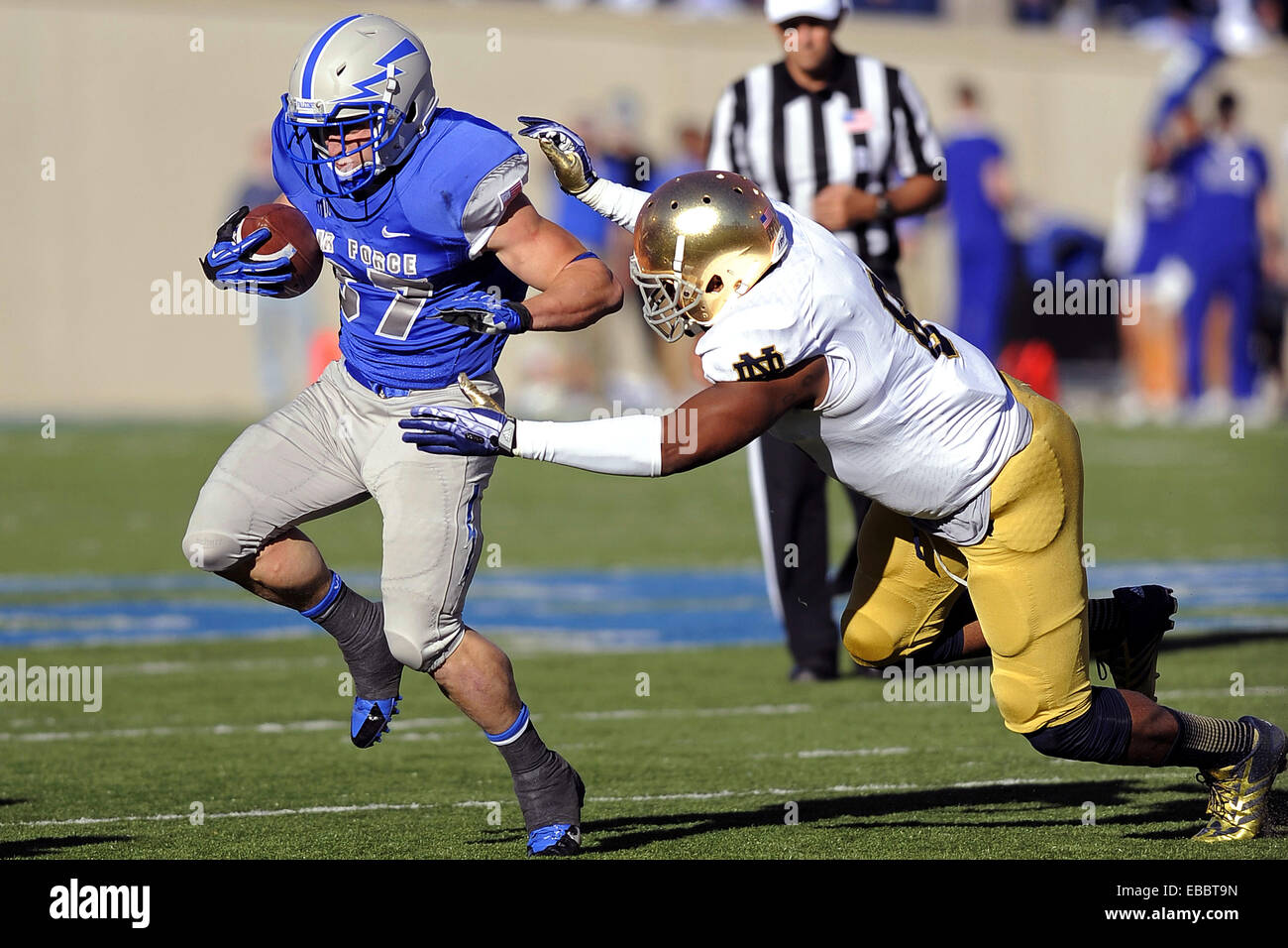 Linebacker hi-res stock photography and images - Page 2 - Alamy