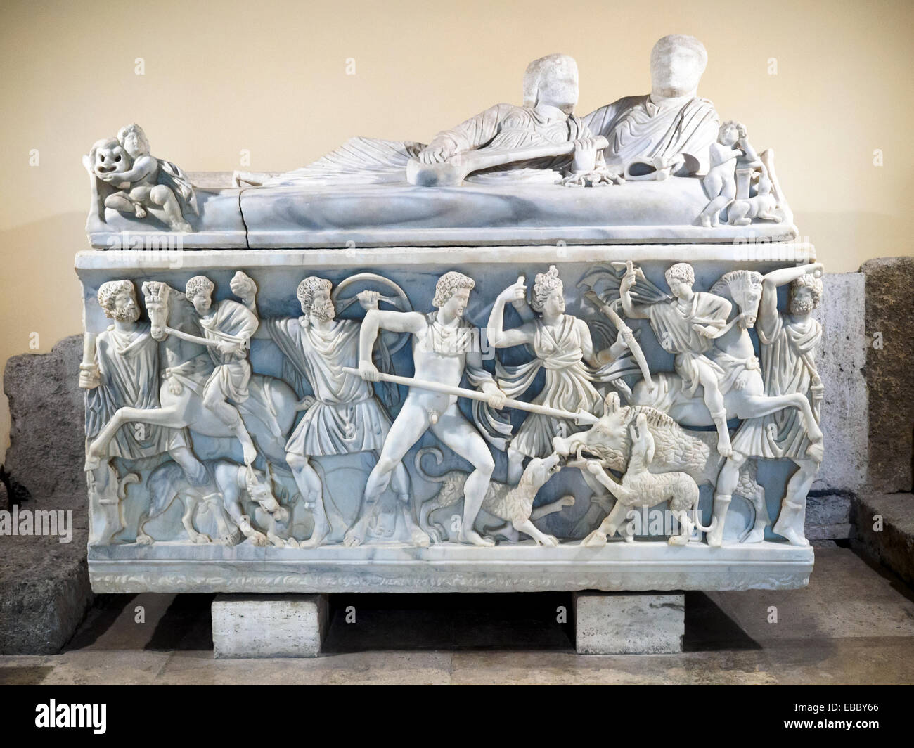 Sarcophagus with the Calydonian boar hunt Proconnesian marble At the center of the scene Meleager hunts the Calydonian boar before Artemis, the goddess of hunting. From Vicovaro, 1872 Musei Capitolini - Rome, Italy Stock Photo