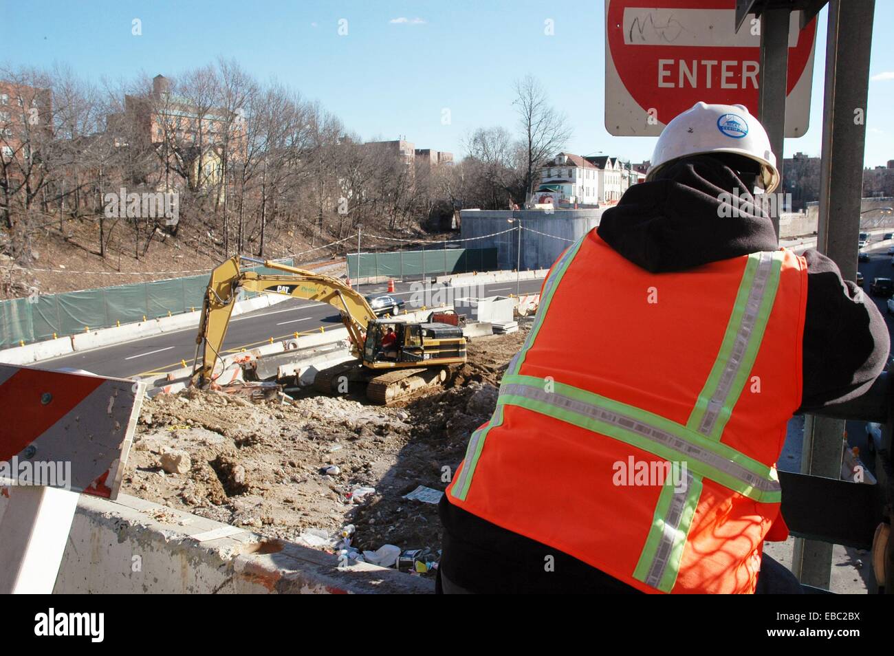 New York City, men at work in Jackson Heights, Queens Stock Photo Alamy
