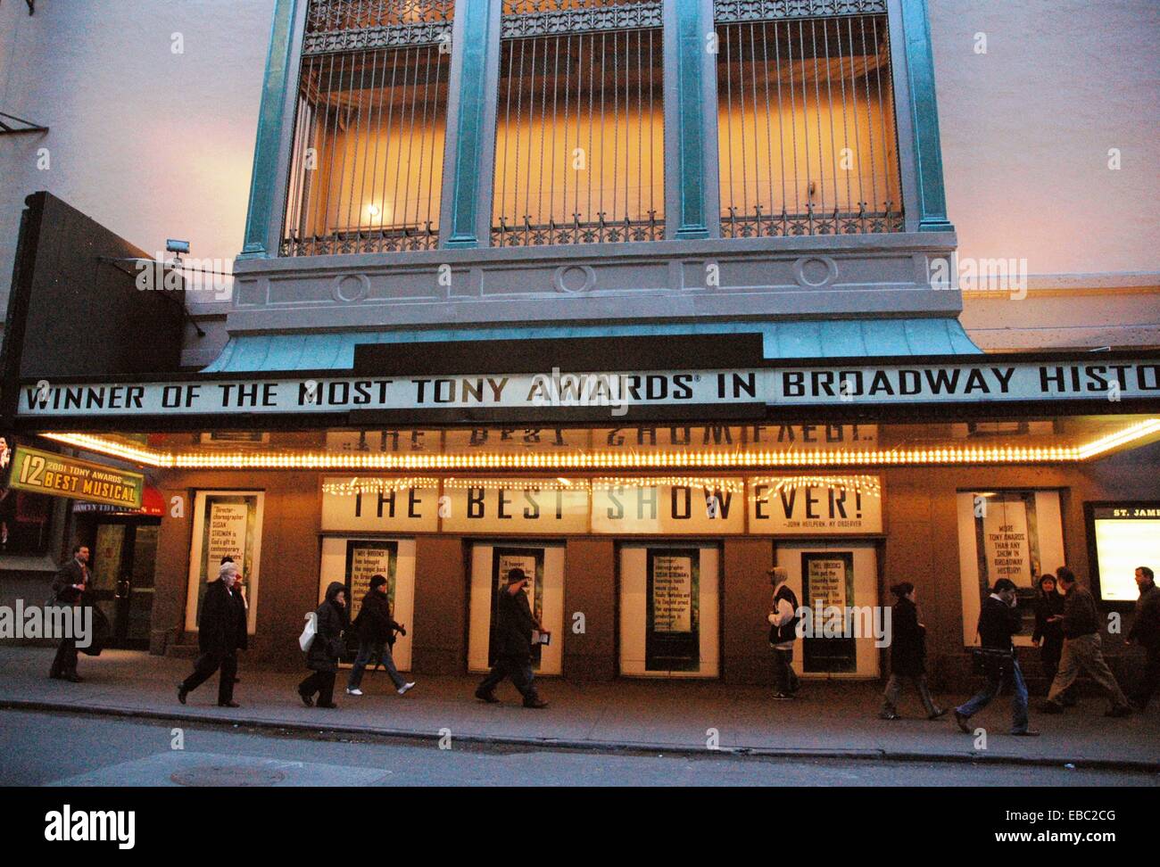 New York City, Theater In Broadway, Midtown Manhattan Stock Photo - Alamy