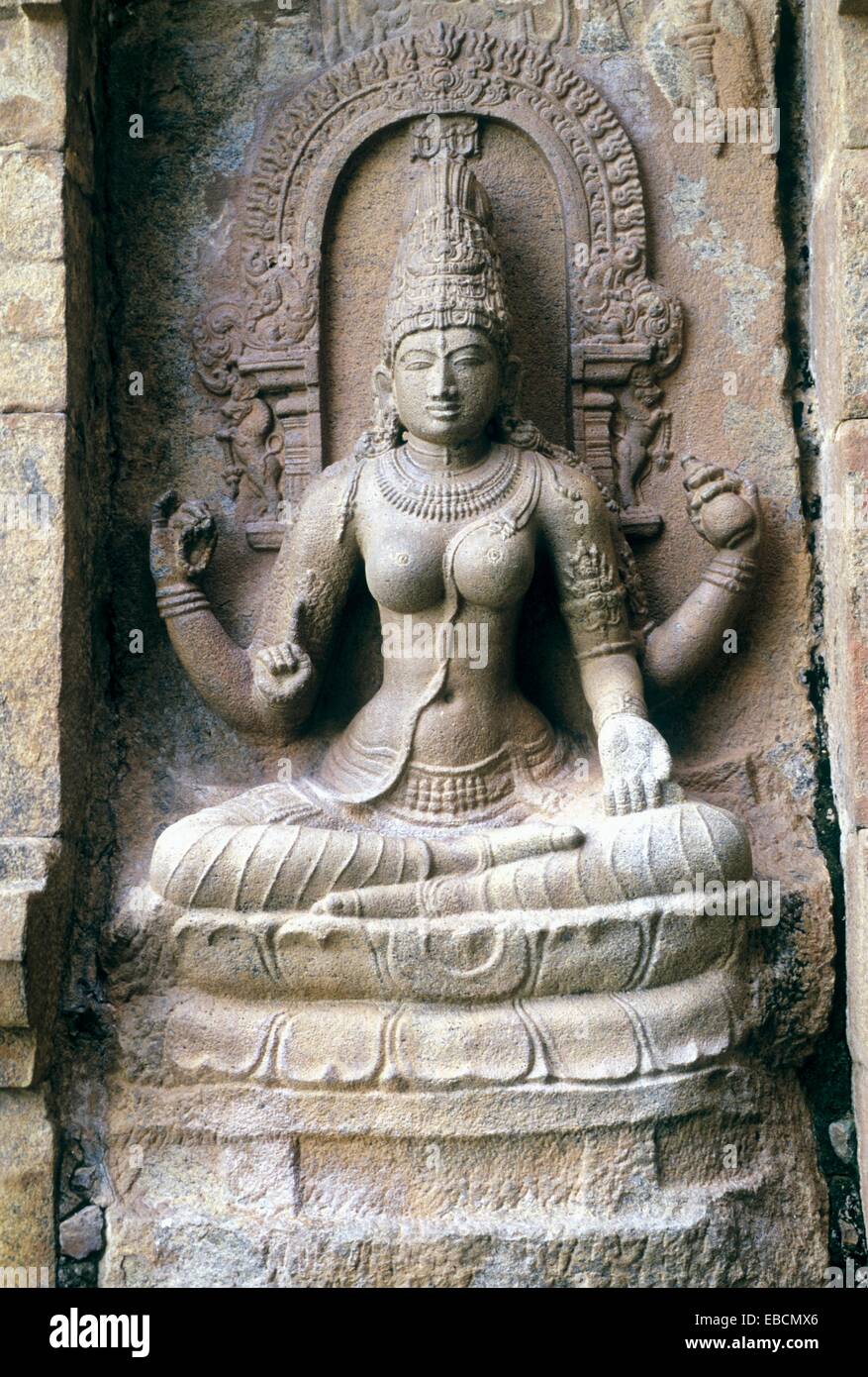 11th century sculpture saraswathi