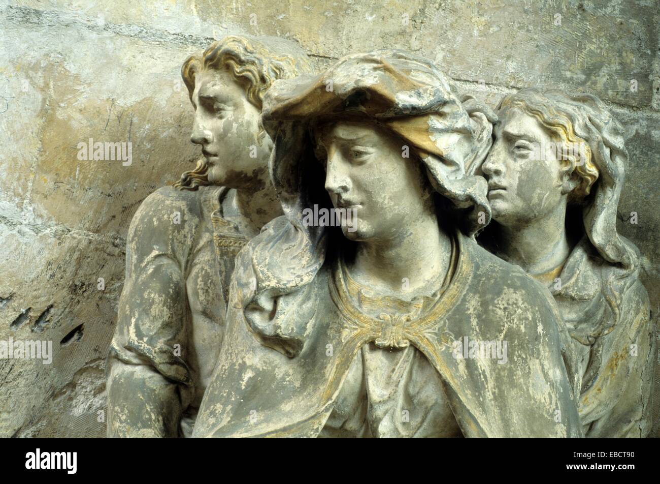 La vierge Marie, Saint Jean et Marie Madeleine, sculpture de l´ecole troyenne,eglise Saint-Pantaleon,Troyes,Aube,region Stock Photo