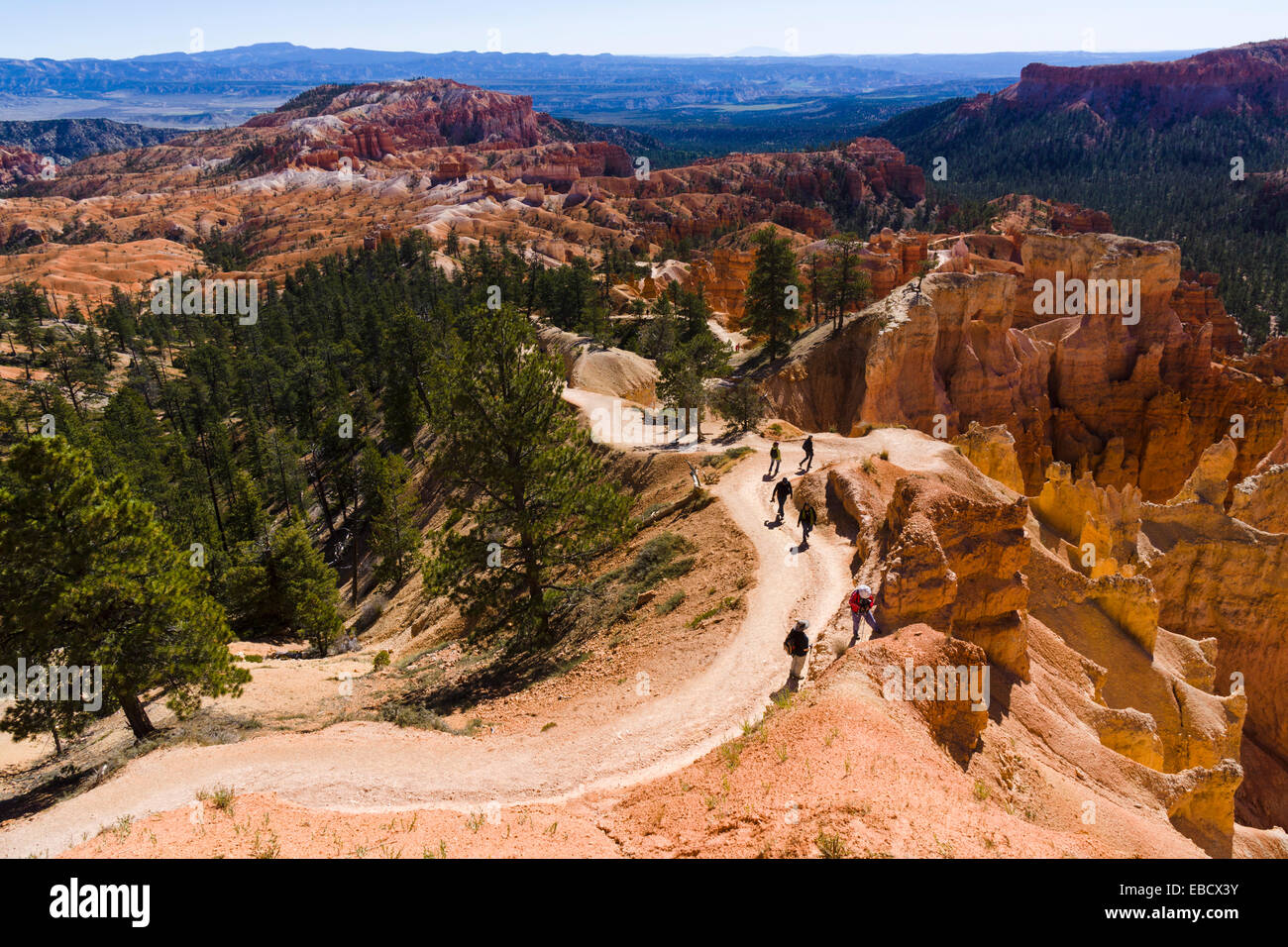 Hikers on the Queens Garden Trail. Bryce Canyon National Park, Utah, USA. Stock Photo