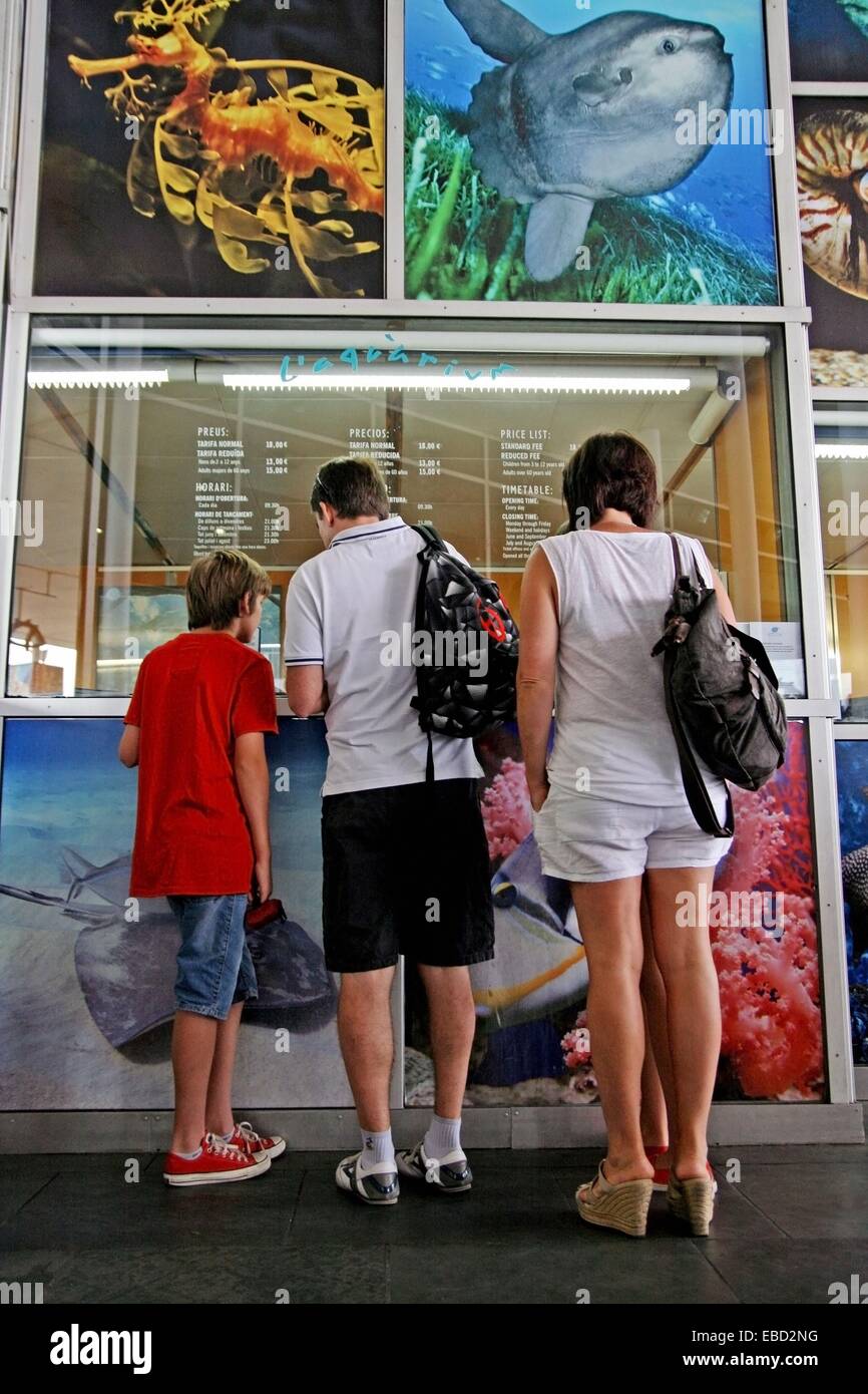 lockers, Aquarium, Barcelona, Catalonia, Spain Stock Photo Alamy