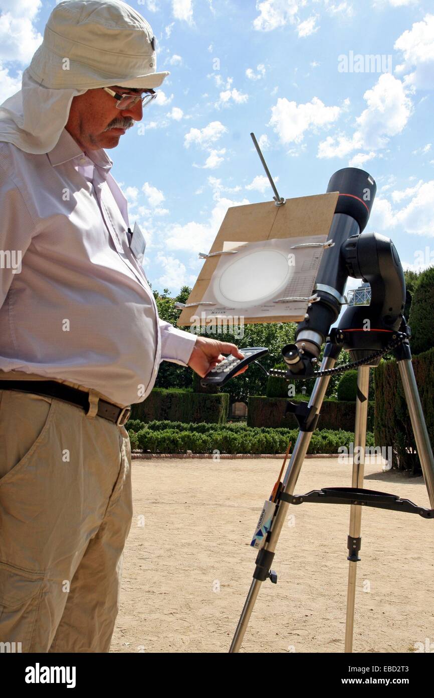 Telescope, solar observation Stock Photo - Alamy