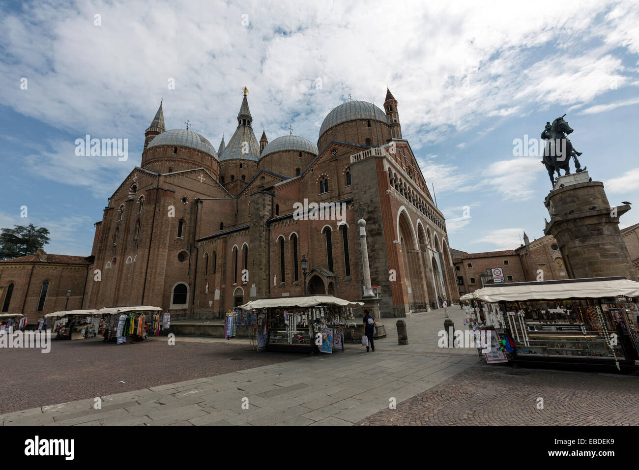 The Basilica of Saint Anthony of Padua and the equestrian statue of Gattamelata by Donatello Stock Photo