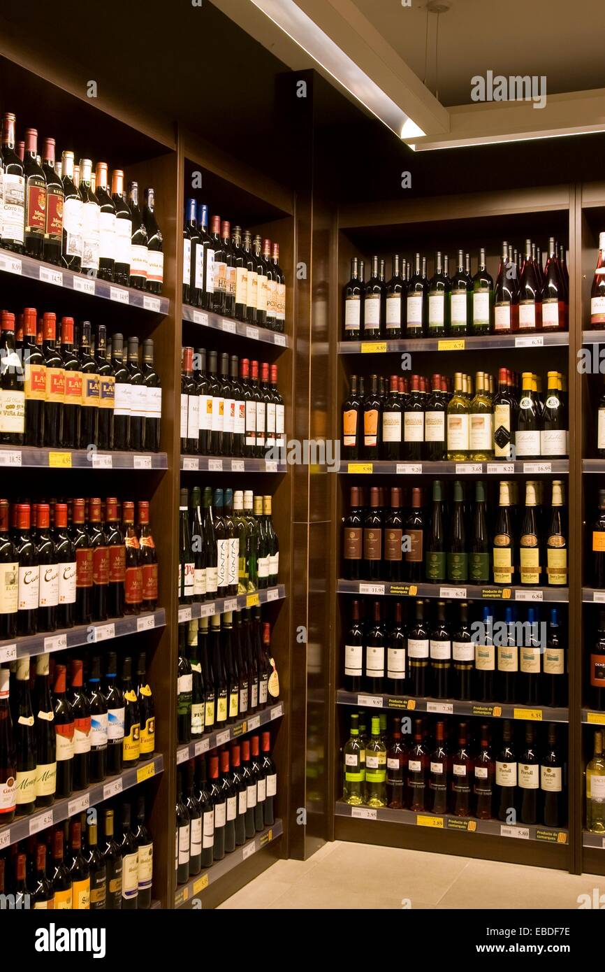 Wine section in supermarket Stock Photo Alamy