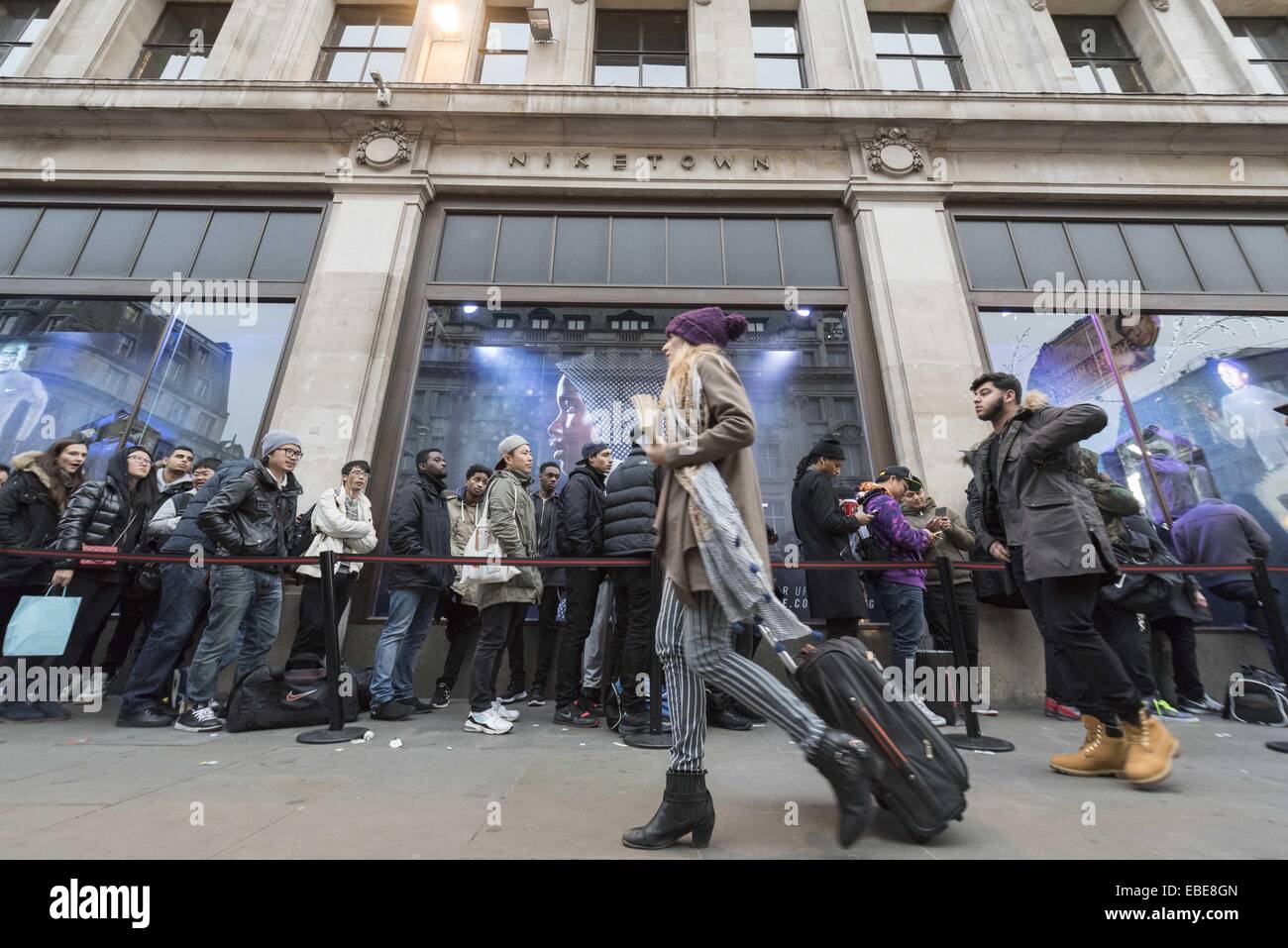 Nike store london hi-res stock photography and images - Page 2 - Alamy