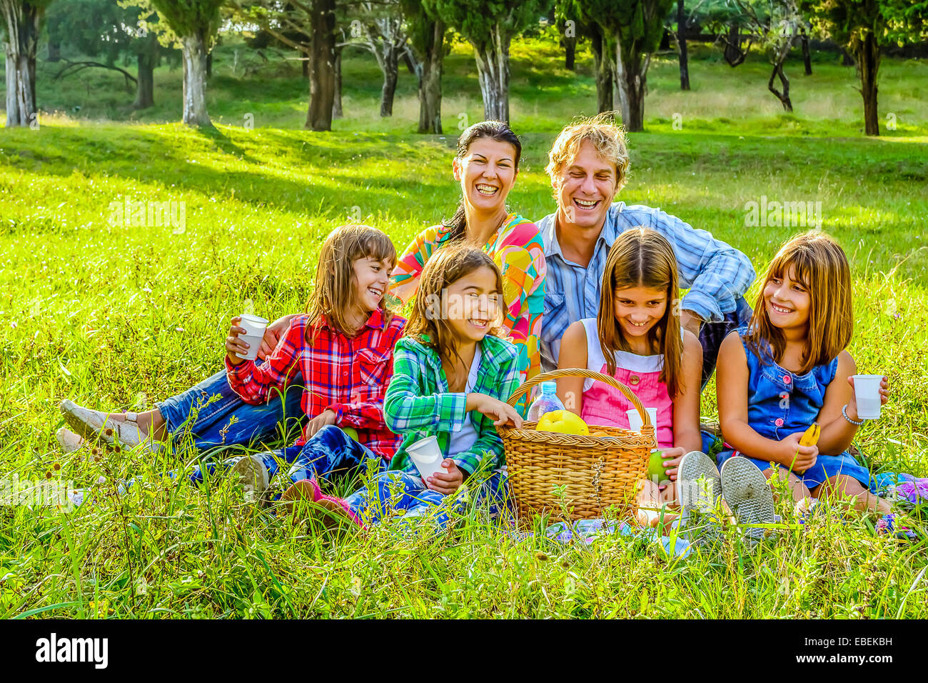 Family having picnic hi-res stock photography and images - Alamy