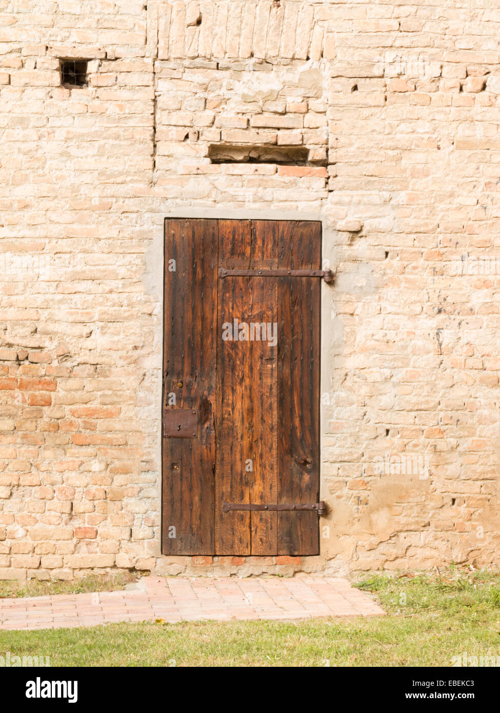 Closed Antique Wooden Door On Brick Wall Stock Photo 75925251 Alamy