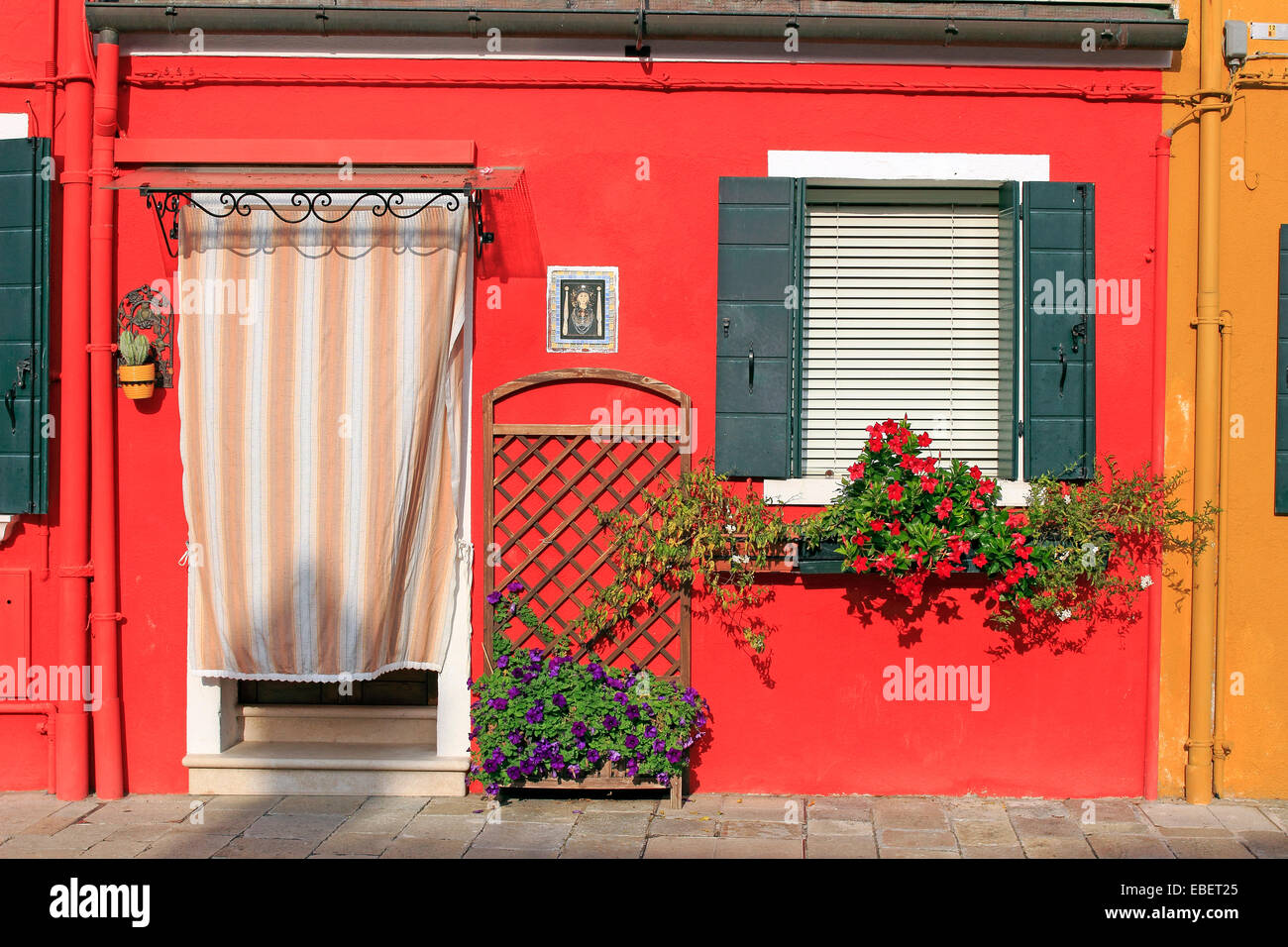 Venice Italy Burano colorful houses along island canals Stock Photo - Alamy